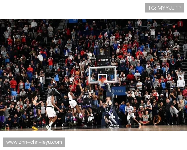 伦纳德最后时刻抢下关键篮板并补篮得手，快船胜出